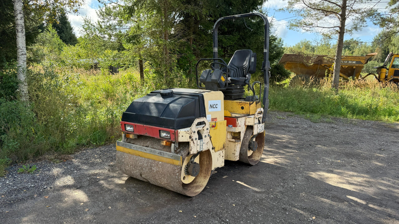 Dynapac CC122 - Compactador de asfalto: foto 1 Dynapac CC122 - Compactador de asfalto: foto 1