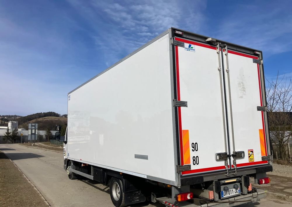DAF Daf LF 12.210 chłodnia multi temperatura 16 palet - Caminhão frigorífico: foto 4 DAF Daf LF 12.210 chłodnia multi temperatura 16 palet - Caminhão frigorífico: foto 4
