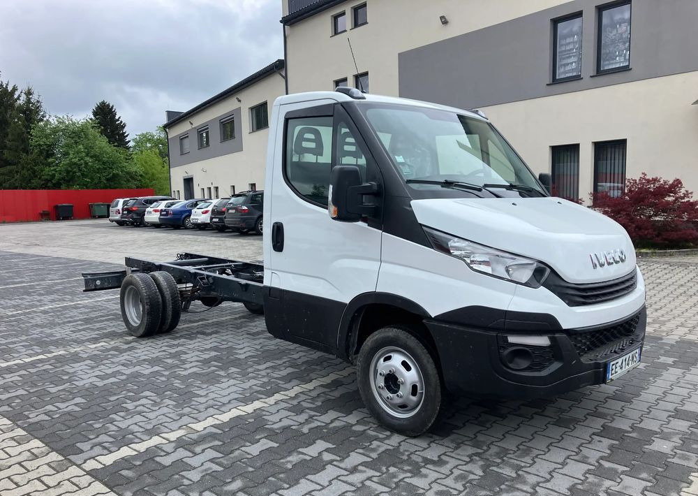 Iveco DAILY 35C13 ramo do zabudowy kiper wywrotka - Caminhão chassi: foto 2 Iveco DAILY 35C13 ramo do zabudowy kiper wywrotka - Caminhão chassi: foto 2