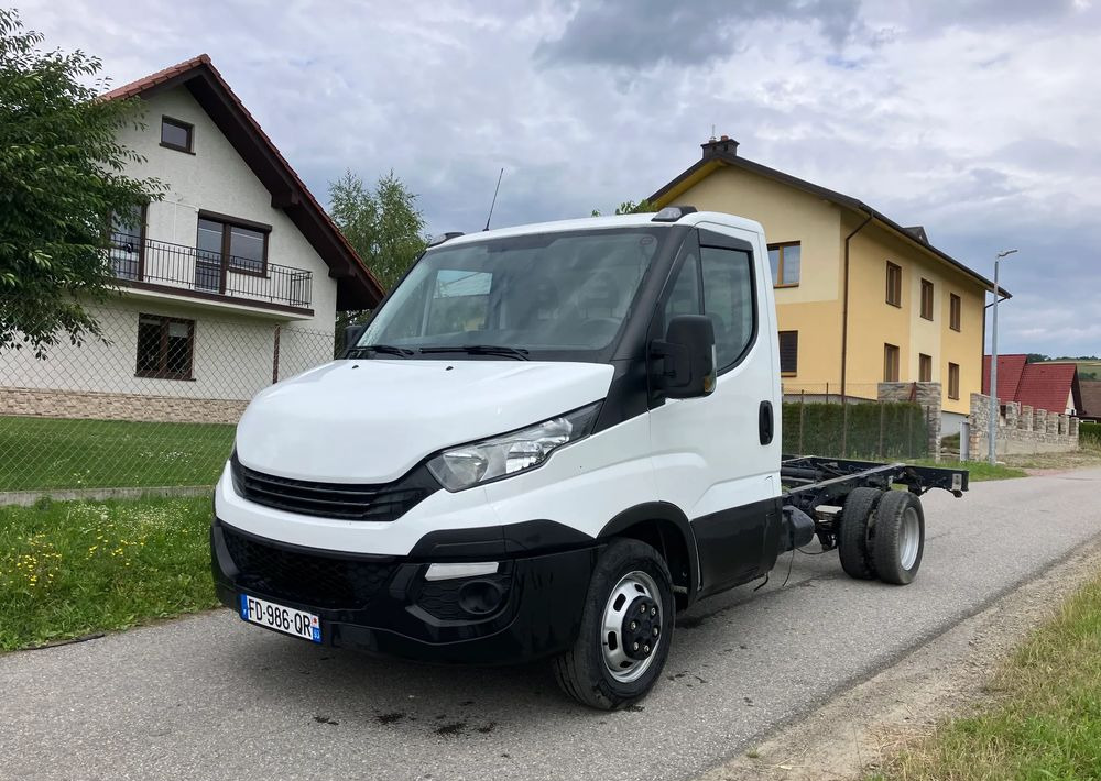 Iveco DAILY 35C14 ramo do zabudowy kiper wywrotka - Caminhão chassi: foto 1 Iveco DAILY 35C14 ramo do zabudowy kiper wywrotka - Caminhão chassi: foto 1