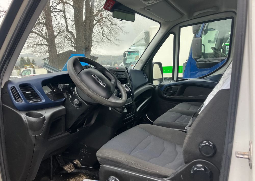 Carrinha de contentor Iveco DAILY 35C16 kontener kurierka winda: foto 6