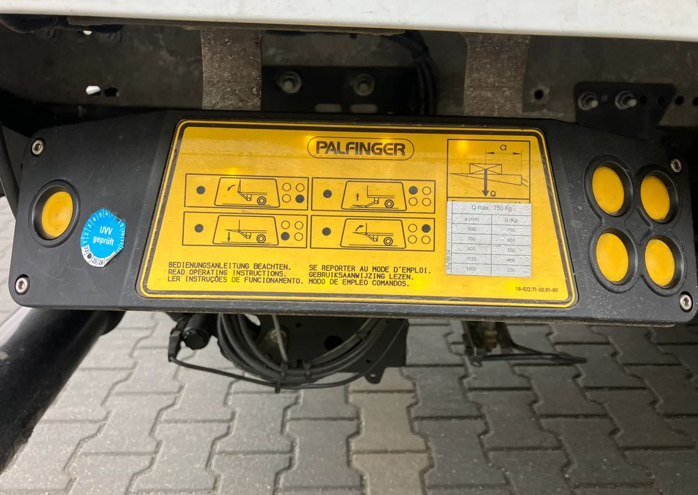 Carrinha de contentor Iveco DAILY 35C16 kontener kurierka winda STAN PERFEKCYJNY: foto 7