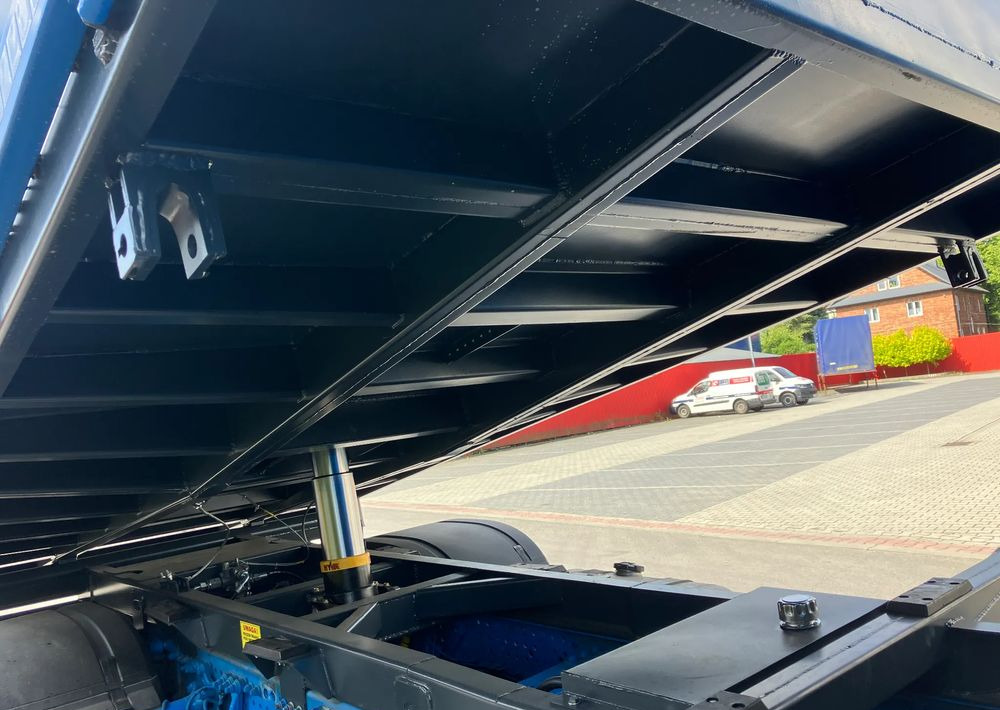 Mercedes-Benz ANTOS 1830 solidny kiper wywrotka blokada mostu - Caminhão basculante: foto 4 Mercedes-Benz ANTOS 1830 solidny kiper wywrotka blokada mostu - Caminhão basculante: foto 4