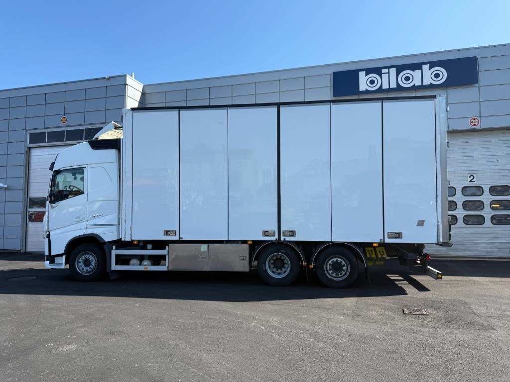 Caminhão furgão Volvo FH 540 6x2: foto 6