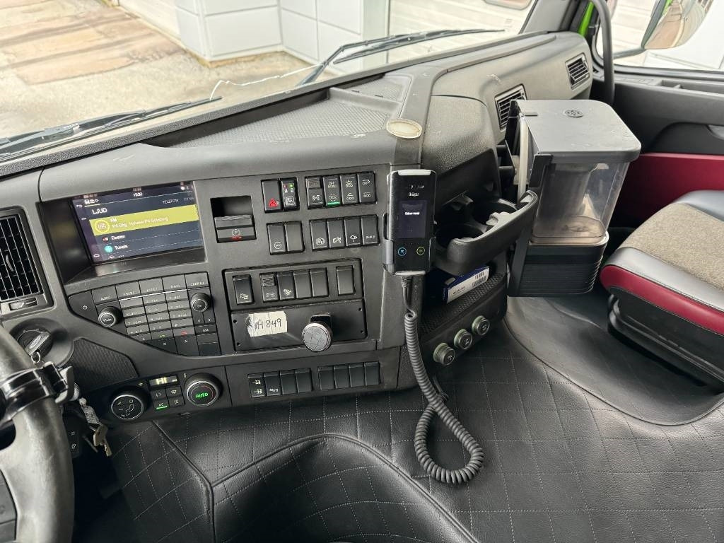 Volvo FM 8*4 - Caminhão basculante: foto 3 Volvo FM 8*4 - Caminhão basculante: foto 3