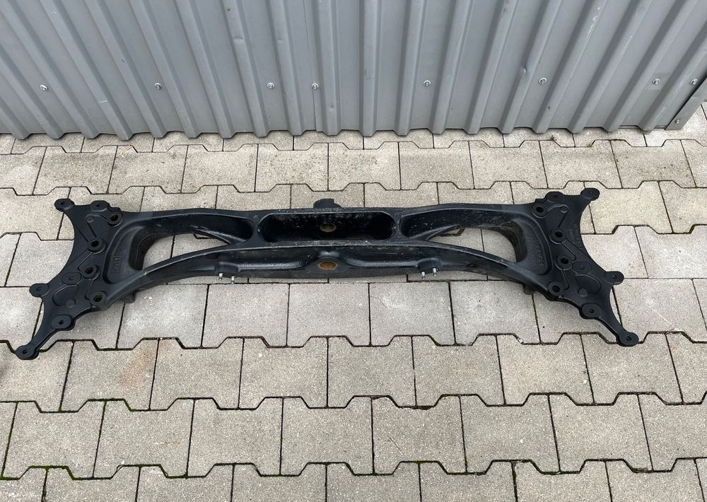 Belka przednia MAN TGS TG3 zderzak wspornik nowy model - Para-choque de Caminhão: foto 1 Belka przednia MAN TGS TG3 zderzak wspornik nowy model - Para-choque de Caminhão: foto 1