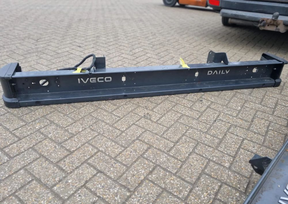 IVECO DAILY BELKA ZDERZAK TYŁ PARKTRONIC NOWY - Carroceria e exterior: foto 1 IVECO DAILY BELKA ZDERZAK TYŁ PARKTRONIC NOWY - Carroceria e exterior: foto 1