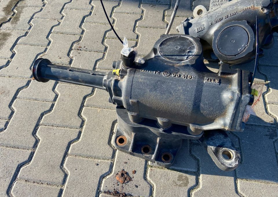 Kolumna kierownicza MAN TGX TGS euro 6 przekładnia - Caixa de direção de Caminhão: foto 2 Kolumna kierownicza MAN TGX TGS euro 6 przekładnia - Caixa de direção de Caminhão: foto 2