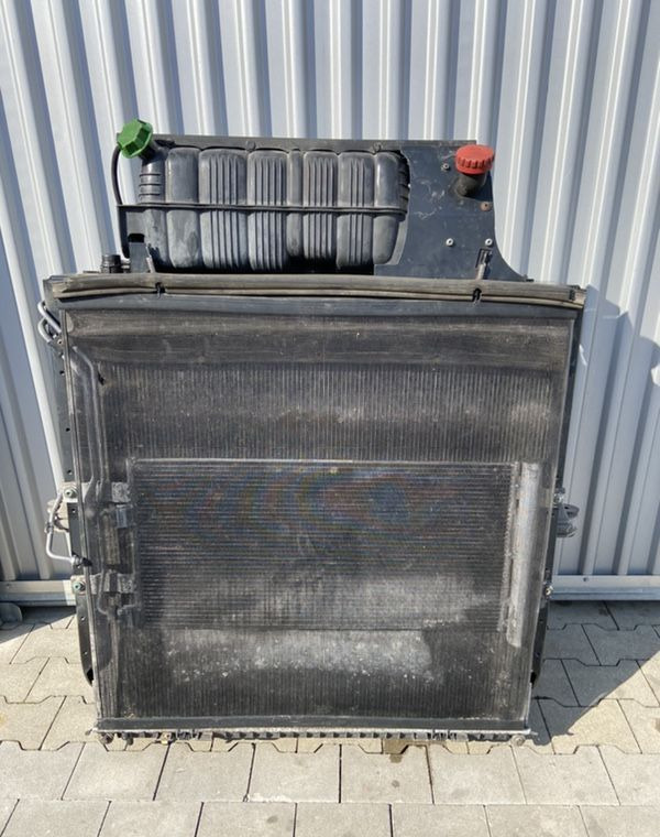 Komplet chłodnic MAN TGX euro 6 chłodnice 90 cm - Radiador de Automóvel: foto 2 Komplet chłodnic MAN TGX euro 6 chłodnice 90 cm - Radiador de Automóvel: foto 2