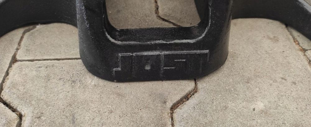 ŁAPA ŁAPY POD SIODŁO JOST 150mm NOWE - Quinta-roda de Caminhão: foto 2 ŁAPA ŁAPY POD SIODŁO JOST 150mm NOWE - Quinta-roda de Caminhão: foto 2