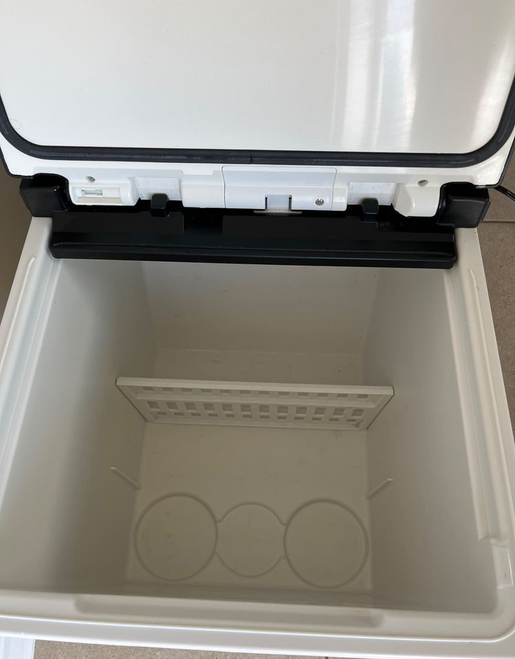 Lodówka MAN TG3 TGX nowy model chłodziarka - Cabine e interior de Caminhão: foto 3 Lodówka MAN TG3 TGX nowy model chłodziarka - Cabine e interior de Caminhão: foto 3