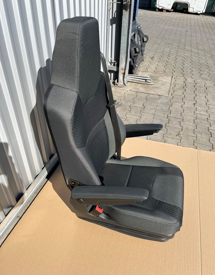 NOWY Fotel kierowcy MAN TG3 TGX nowy model siedzenie lewe - Cabine e interior de Caminhão: foto 3 NOWY Fotel kierowcy MAN TG3 TGX nowy model siedzenie lewe - Cabine e interior de Caminhão: foto 3