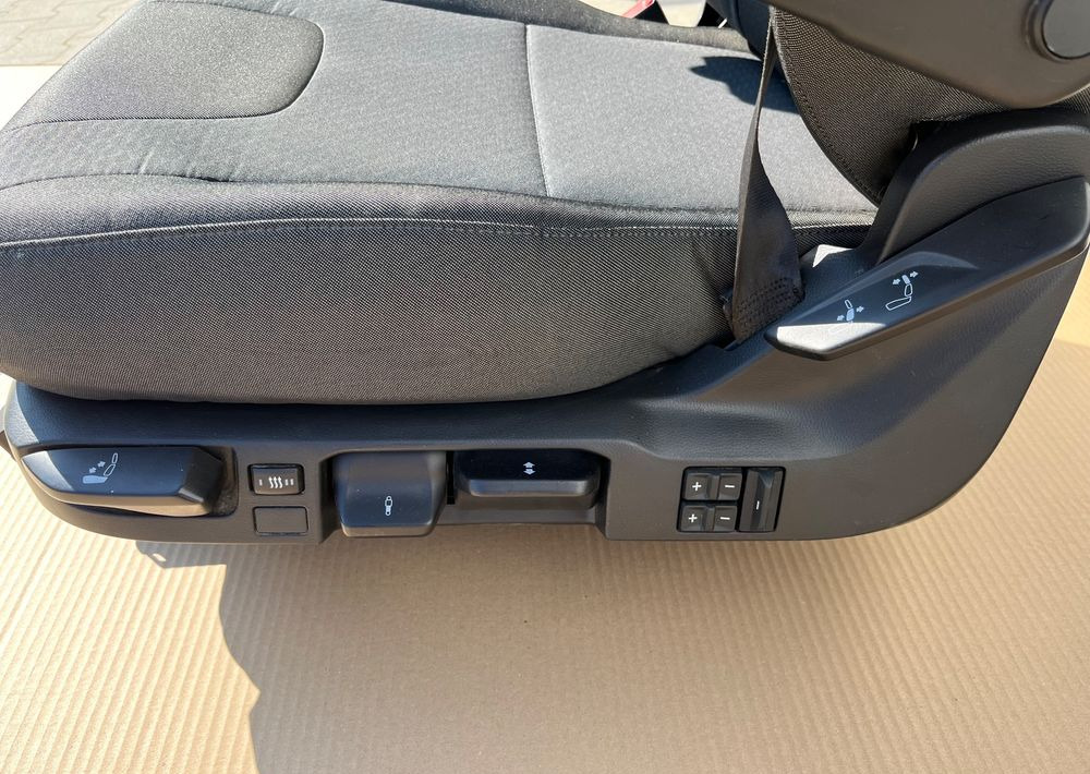 NOWY Fotel kierowcy MAN TG3 TGX nowy model siedzenie lewe - Banco de Caminhão: foto 4 NOWY Fotel kierowcy MAN TG3 TGX nowy model siedzenie lewe - Banco de Caminhão: foto 4