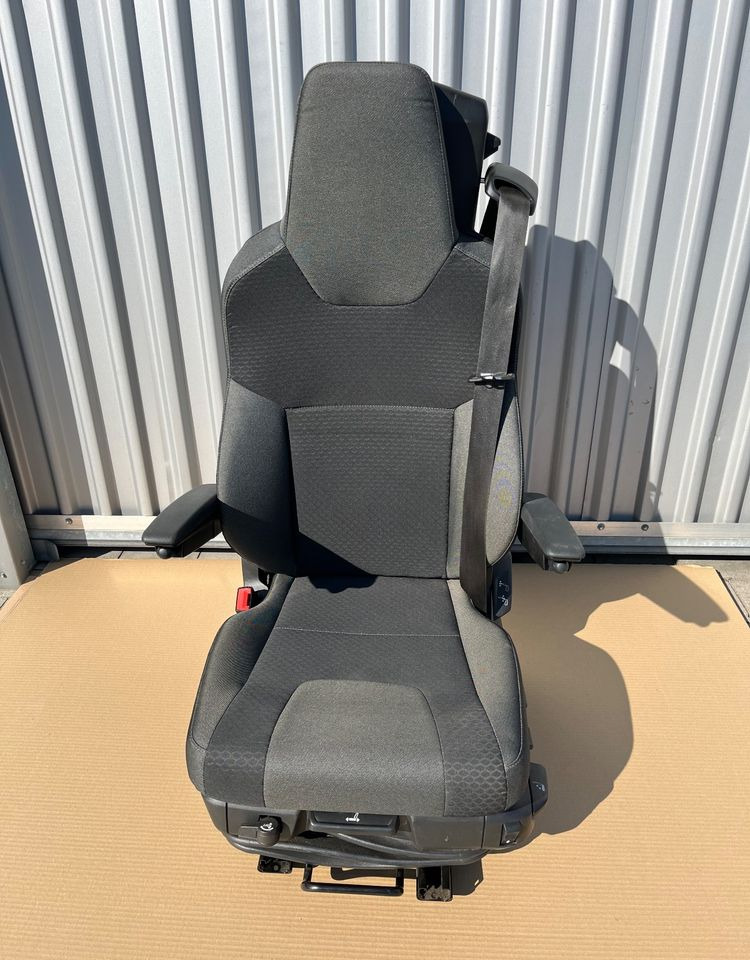 NOWY Fotel kierowcy MAN TG3 TGX nowy model siedzenie lewe - Cabine e interior de Caminhão: foto 1 NOWY Fotel kierowcy MAN TG3 TGX nowy model siedzenie lewe - Cabine e interior de Caminhão: foto 1