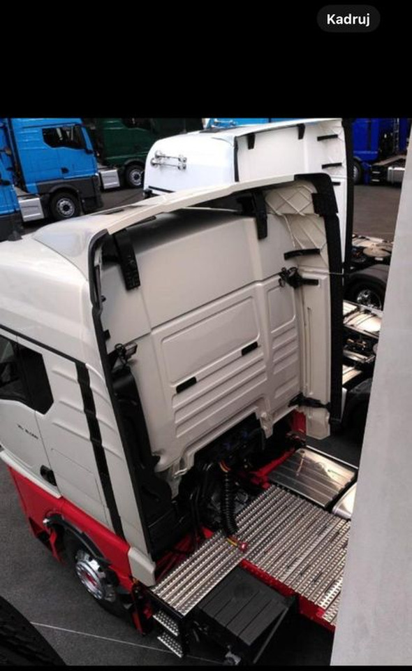 NOWY komplet spoilerów MAN TGX TG3 GM owiewki spoilery z gumami - Carroceria e exterior de Caminhão: foto 2 NOWY komplet spoilerów MAN TGX TG3 GM owiewki spoilery z gumami - Carroceria e exterior de Caminhão: foto 2