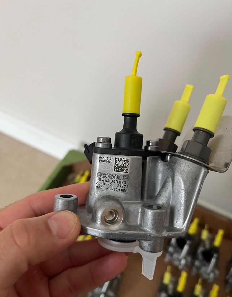 NOWY moduł dozujący Adblue Bosch 0444043073 wtrysk mocznika - Tanque para AdBlue de Máquina agrícola: foto 2 NOWY moduł dozujący Adblue Bosch 0444043073 wtrysk mocznika - Tanque para AdBlue de Máquina agrícola: foto 2