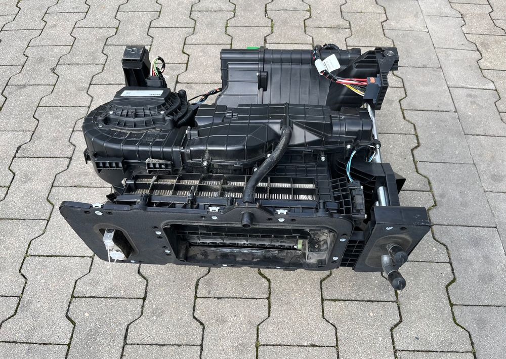 Nagrzewnica DAF XF 106 euro 6 lift dmuchawa - Aquecimento/ Ventilação de Caminhão: foto 1 Nagrzewnica DAF XF 106 euro 6 lift dmuchawa - Aquecimento/ Ventilação de Caminhão: foto 1