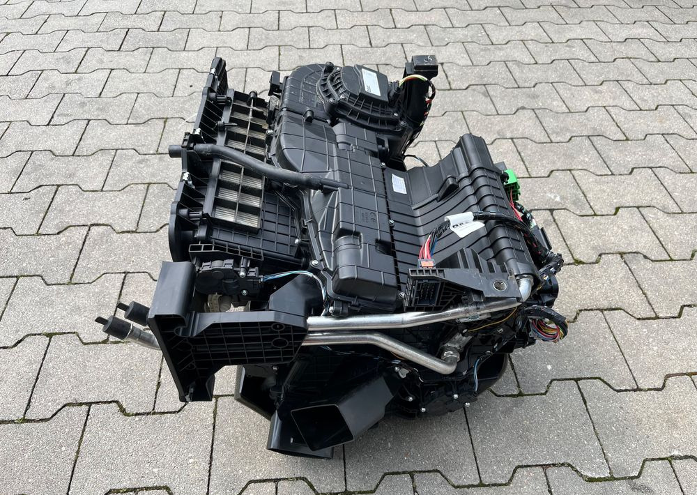 Nagrzewnica DAF XF 106 euro 6 lift dmuchawa - Aquecimento/ Ventilação de Caminhão: foto 2 Nagrzewnica DAF XF 106 euro 6 lift dmuchawa - Aquecimento/ Ventilação de Caminhão: foto 2