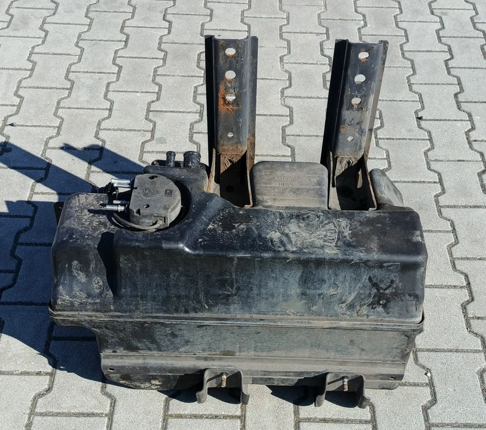 SCANIA R S ZBIORNIK ADBLUE 2196094 - Tanque para AdBlue de Caminhão: foto 1 SCANIA R S ZBIORNIK ADBLUE 2196094 - Tanque para AdBlue de Caminhão: foto 1