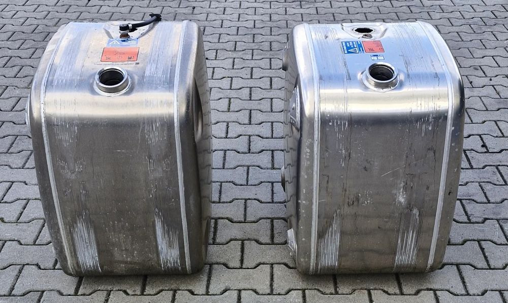 SCANIA R S ZBIORNIK PALIWA 200L NOWY - Tanque de combustível de Caminhão: foto 1 SCANIA R S ZBIORNIK PALIWA 200L NOWY - Tanque de combustível de Caminhão: foto 1