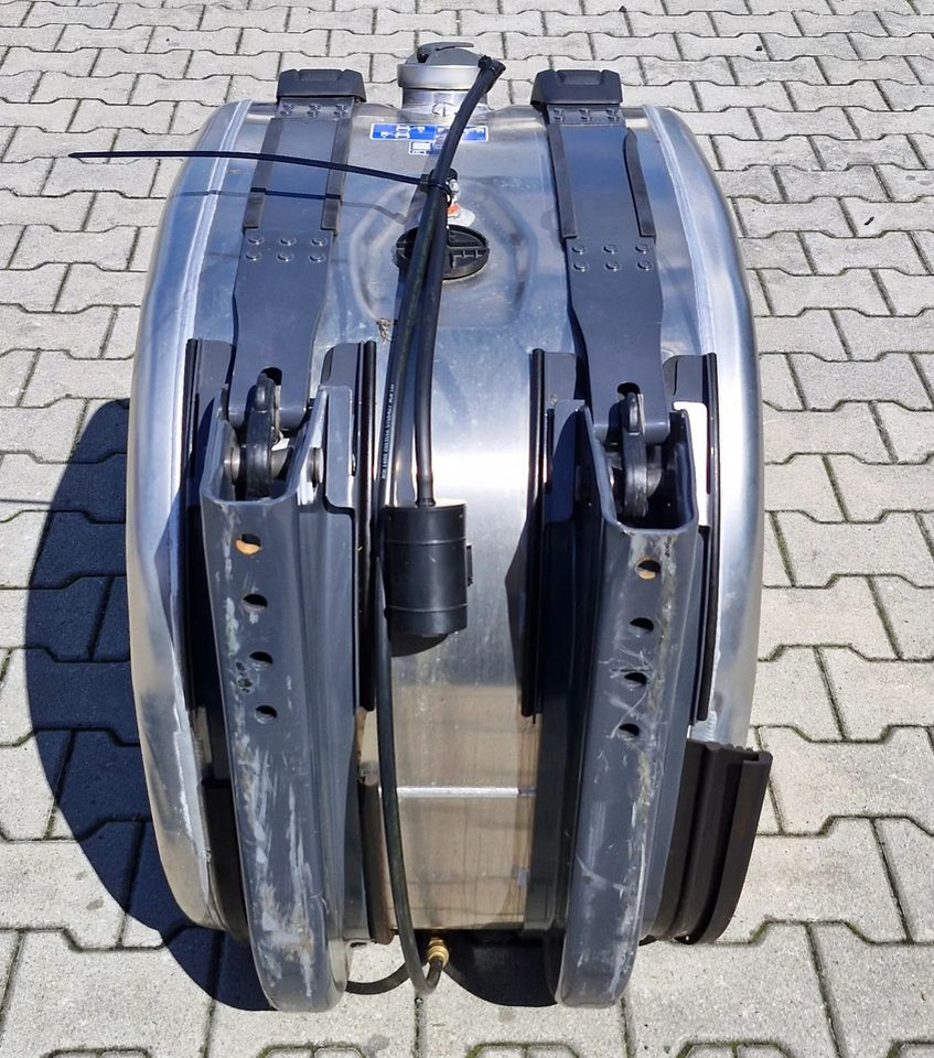 SCANIA R S ZBIORNIK PALIWA 220L NOWY - Fornecimento de combustível: foto 2 SCANIA R S ZBIORNIK PALIWA 220L NOWY - Fornecimento de combustível: foto 2