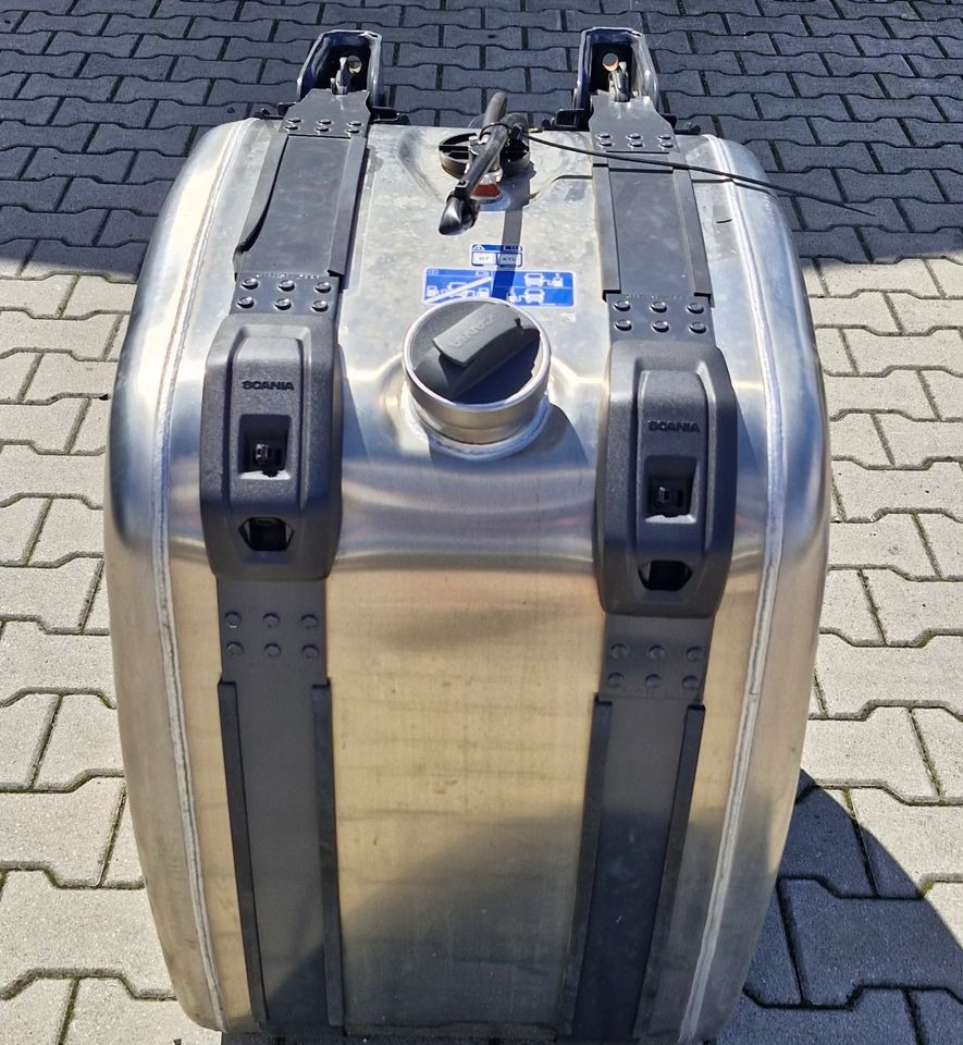 SCANIA R S ZBIORNIK PALIWA 220L NOWY - Fornecimento de combustível: foto 1 SCANIA R S ZBIORNIK PALIWA 220L NOWY - Fornecimento de combustível: foto 1