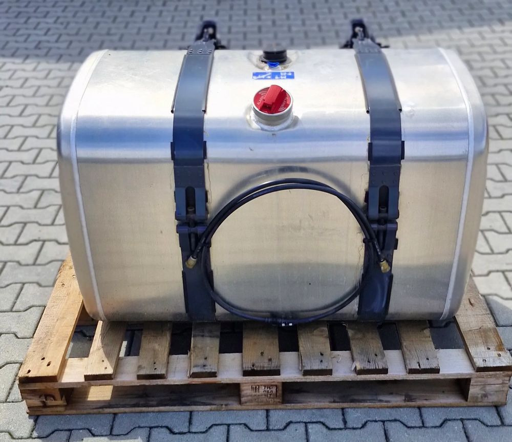 SCANIA R S ZBIORNIK PALIWA 395L NOWY - Tanque de combustível de Caminhão: foto 1 SCANIA R S ZBIORNIK PALIWA 395L NOWY - Tanque de combustível de Caminhão: foto 1