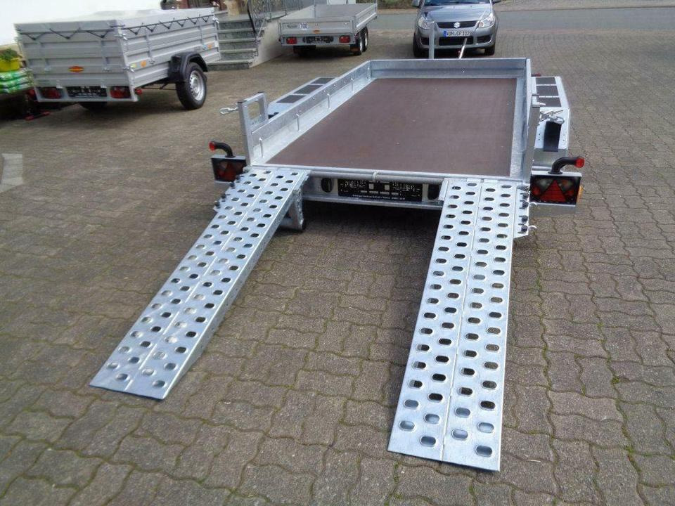 Reboque porta máquinas Böckmann, PKW-Anhänger, Baumaschinentransporter, 2,7 to. 100 km/h: foto 9