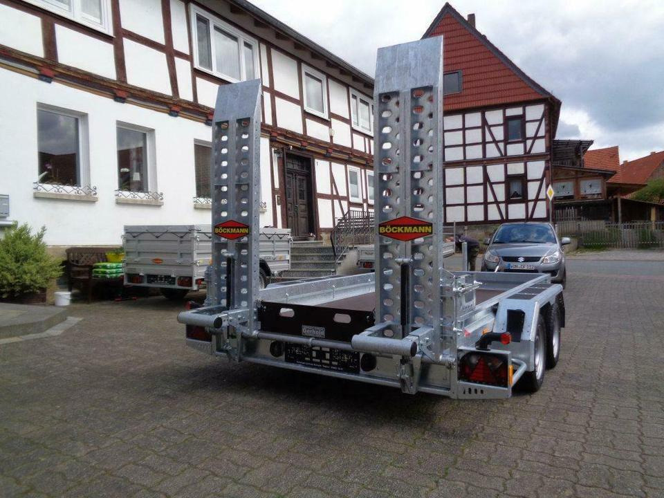 Reboque porta máquinas Böckmann, PKW-Anhänger, Baumaschinentransporter, 2,7 to. 100 km/h: foto 7