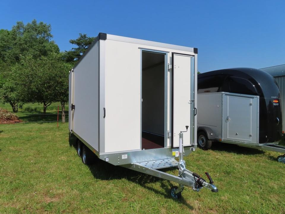 Böckmann PKW-Anhänger Kofferanhänger KH 4121/27 F 2,7t Tür - Reboque furgão: foto 3 Böckmann PKW-Anhänger Kofferanhänger KH 4121/27 F 2,7t Tür - Reboque furgão: foto 3