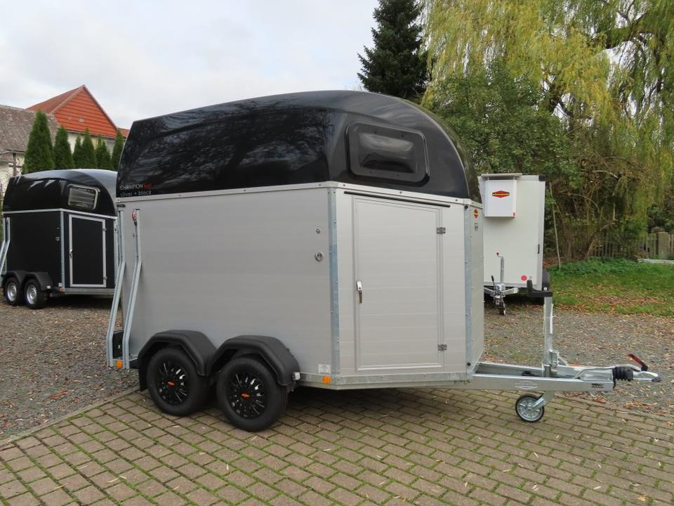 Böckmann Pferdeanhänger, Champion, Esprit, Sattelkammer, 100 km/h - Reboque para cavalos: foto 2 Böckmann Pferdeanhänger, Champion, Esprit, Sattelkammer, 100 km/h - Reboque para cavalos: foto 2