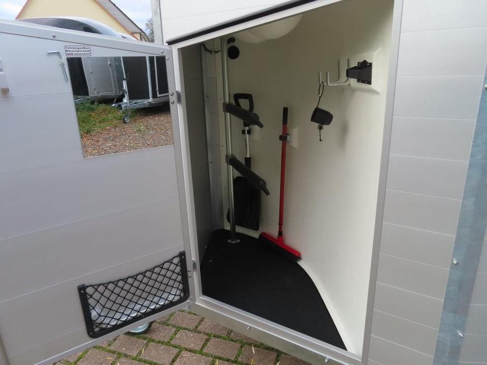 Böckmann Pferdeanhänger, Champion, Esprit, Sattelkammer, 100 km/h - Reboque para cavalos: foto 3 Böckmann Pferdeanhänger, Champion, Esprit, Sattelkammer, 100 km/h - Reboque para cavalos: foto 3