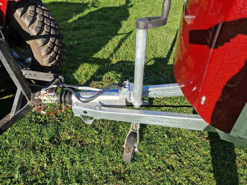 Böckmann Pferdeanhänger Champion R, SaKa., 100 km/h - Reboque para cavalos: foto 5 Böckmann Pferdeanhänger Champion R, SaKa., 100 km/h - Reboque para cavalos: foto 5