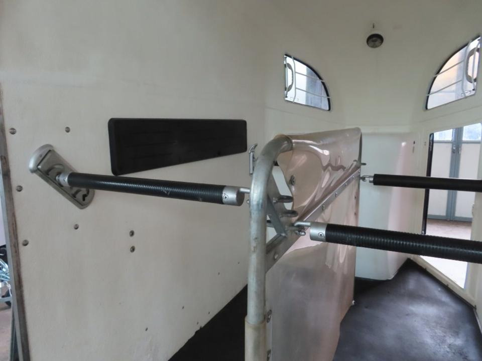 Böckmann,Pferdeanhänger,Comfort "Western" ALUBODEN, 100 km/h - Reboque para cavalos: foto 5 Böckmann,Pferdeanhänger,Comfort "Western" ALUBODEN, 100 km/h - Reboque para cavalos: foto 5