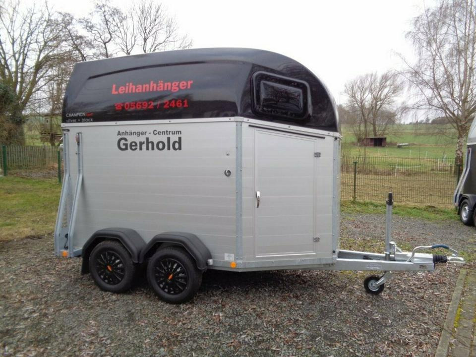 Böckmann Pferdeanhänger zu VERMIETEN Leihanhänger ab 55€/Tag - Reboque para cavalos: foto 1 Böckmann Pferdeanhänger zu VERMIETEN Leihanhänger ab 55€/Tag - Reboque para cavalos: foto 1