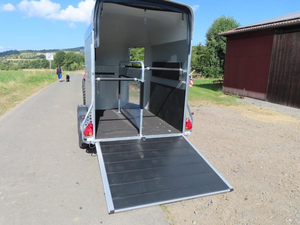 Reboque para cavalos Cheval,  Pferdeanhänger , 2,0 to. SaKa, , 100 km/h, Tür/Rampe: foto 10