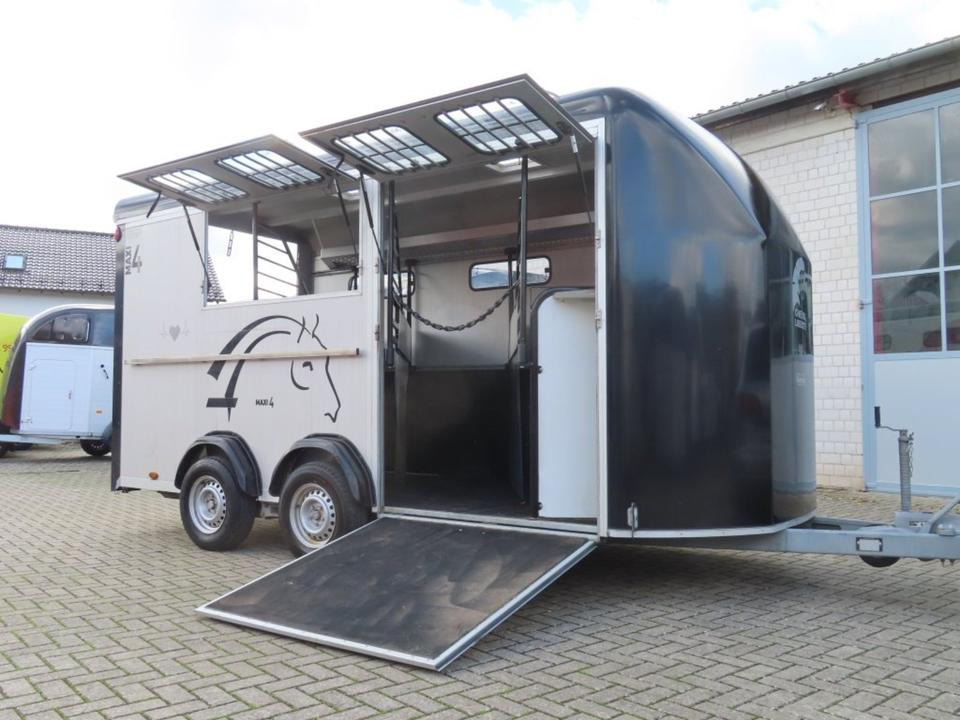 Cheval, Pferdeanhänger, Maxi 4,Schrägsteher, Tür/Rampe, 100 km/h - Reboque para cavalos: foto 1 Cheval, Pferdeanhänger, Maxi 4,Schrägsteher, Tür/Rampe, 100 km/h - Reboque para cavalos: foto 1