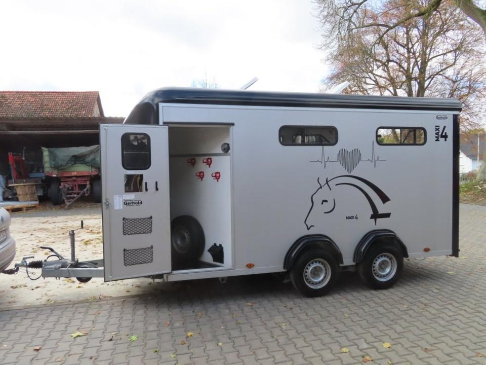Cheval, Pferdeanhänger, Maxi 4,Schrägsteher, Tür/Rampe, 100 km/h - Reboque para cavalos: foto 4 Cheval, Pferdeanhänger, Maxi 4,Schrägsteher, Tür/Rampe, 100 km/h - Reboque para cavalos: foto 4