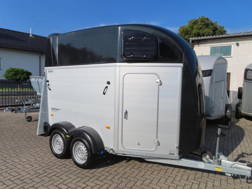 Humbaur,Pferdeanhänger, Xanthos Aero, 2,4 to. SaKa.100 Km/h - Reboque para cavalos: foto 2 Humbaur,Pferdeanhänger, Xanthos Aero, 2,4 to. SaKa.100 Km/h - Reboque para cavalos: foto 2