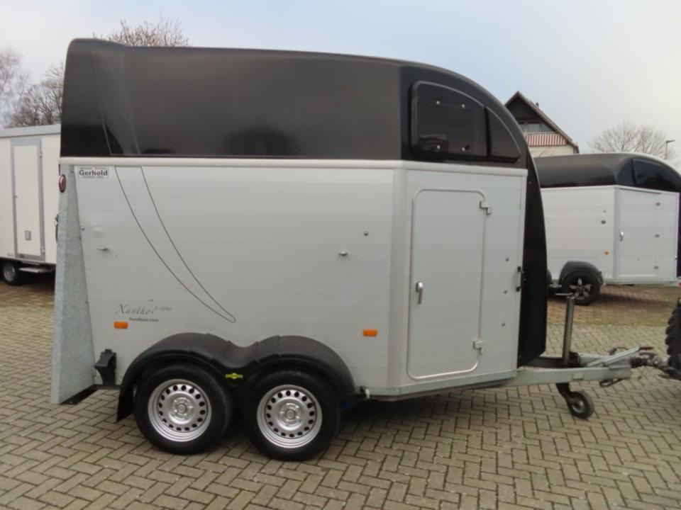 Pferdeanhänger Humbaur, Xanthos Aero, 100 km/h Sattelkammer - Reboque para cavalos: foto 5 Pferdeanhänger Humbaur, Xanthos Aero, 100 km/h Sattelkammer - Reboque para cavalos: foto 5