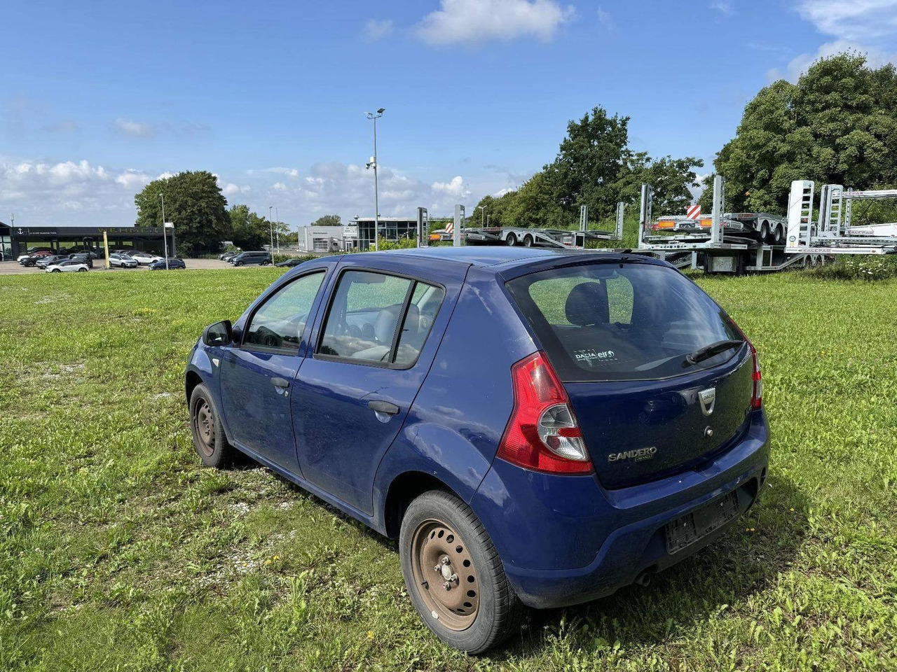 Dacia Sandero 1.4 +ZAHNRIEMEN GERISSEN+ - Automóvel: foto 3 Dacia Sandero 1.4 +ZAHNRIEMEN GERISSEN+ - Automóvel: foto 3