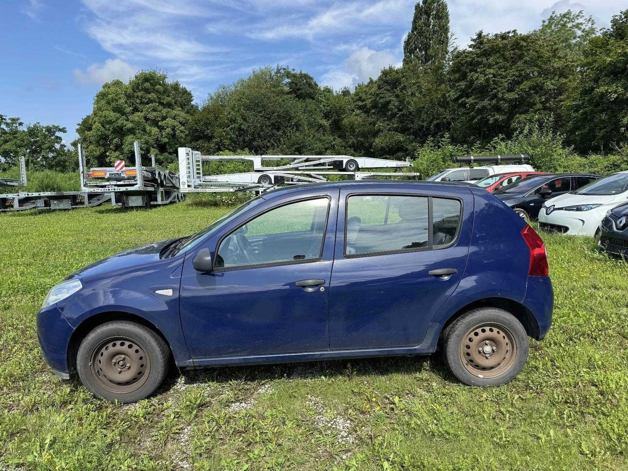 Dacia Sandero 1.4 +ZAHNRIEMEN GERISSEN+ - Automóvel: foto 2 Dacia Sandero 1.4 +ZAHNRIEMEN GERISSEN+ - Automóvel: foto 2
