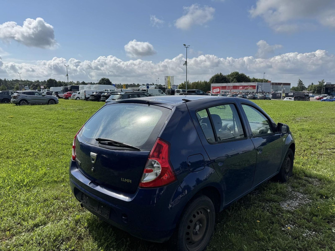 Dacia Sandero 1.4 +ZAHNRIEMEN GERISSEN+ - Automóvel: foto 5 Dacia Sandero 1.4 +ZAHNRIEMEN GERISSEN+ - Automóvel: foto 5
