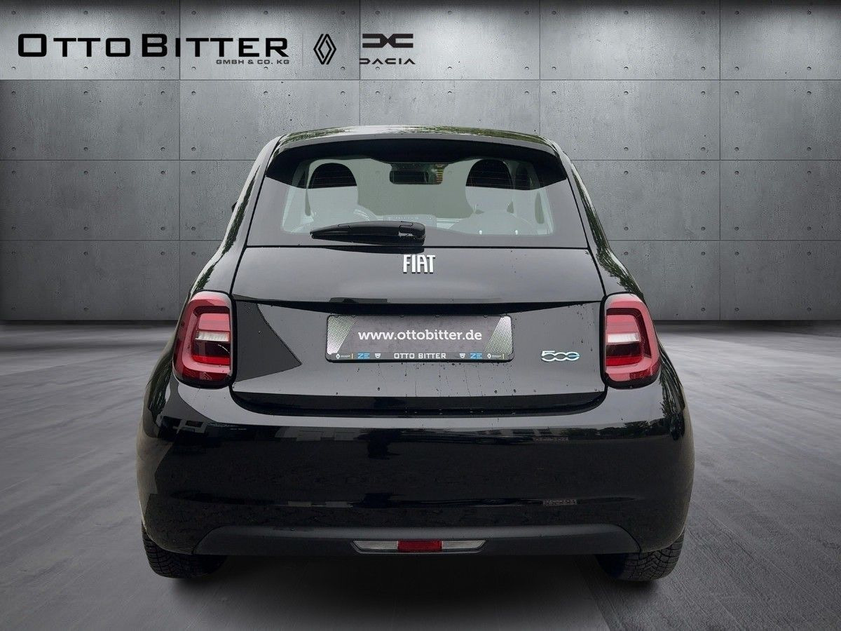 Fiat 500e Icon Elektro 16"ALU/NAVI/SCHNELLADER-50KW - Sedã: foto 3 Fiat 500e Icon Elektro 16"ALU/NAVI/SCHNELLADER-50KW - Sedã: foto 3