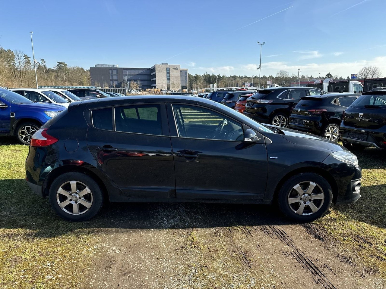 Renault Megane Limited TCe115 +KUPPLUNG DEFEKT/MOTOR OK+ - Sedã: foto 4 Renault Megane Limited TCe115 +KUPPLUNG DEFEKT/MOTOR OK+ - Sedã: foto 4