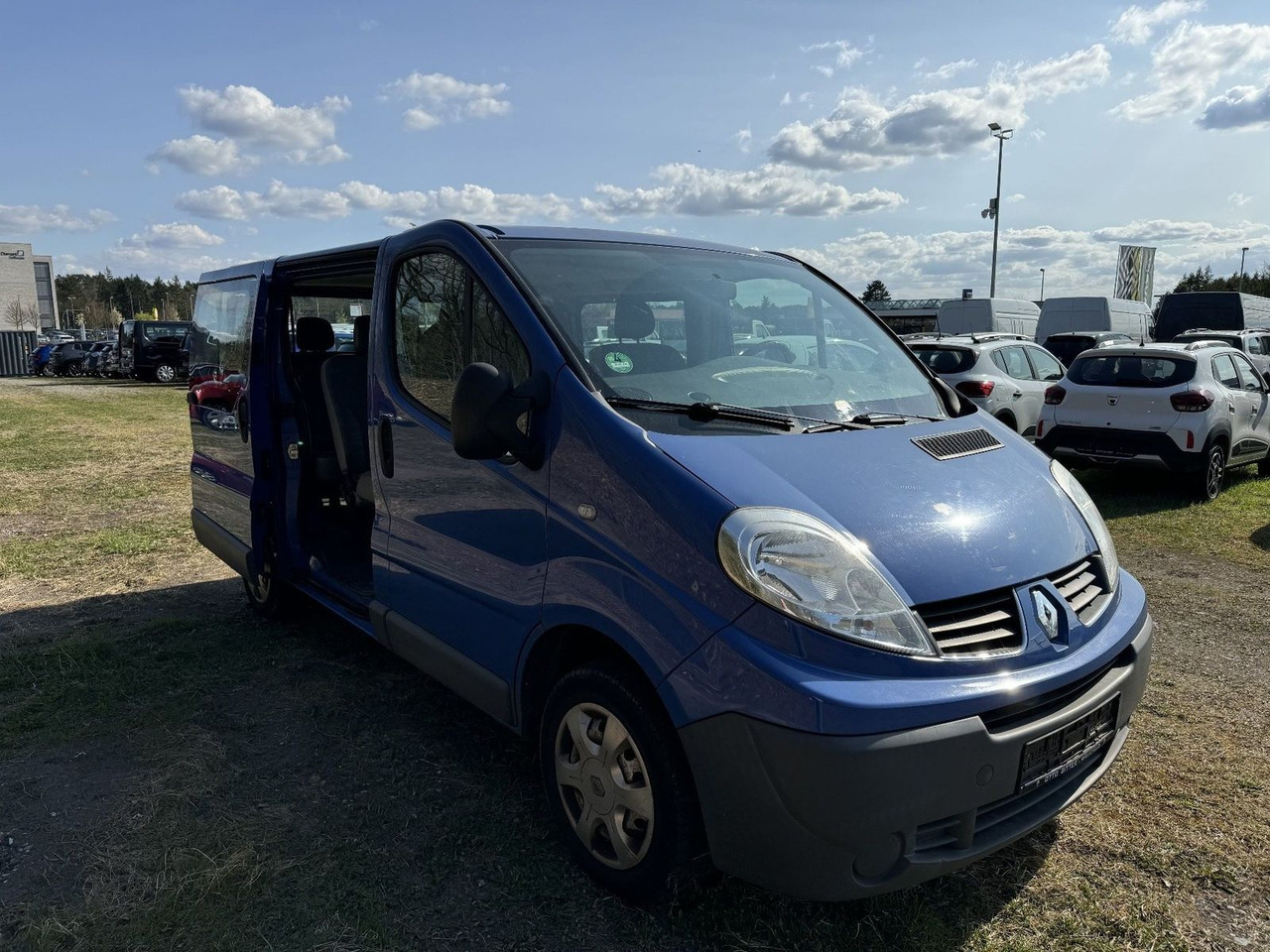 Renault Trafic Combi dCi90 L1H1 9-Sitzer - Furgão de passageiros: foto 4 Renault Trafic Combi dCi90 L1H1 9-Sitzer - Furgão de passageiros: foto 4