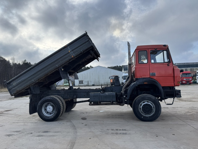 Iveco Magirus 180-23 (GRAND PONT / 4X4 / LAMES / POMPE MANUELLE) - Caminhão basculante: foto 4 Iveco Magirus 180-23 (GRAND PONT / 4X4 / LAMES / POMPE MANUELLE) - Caminhão basculante: foto 4