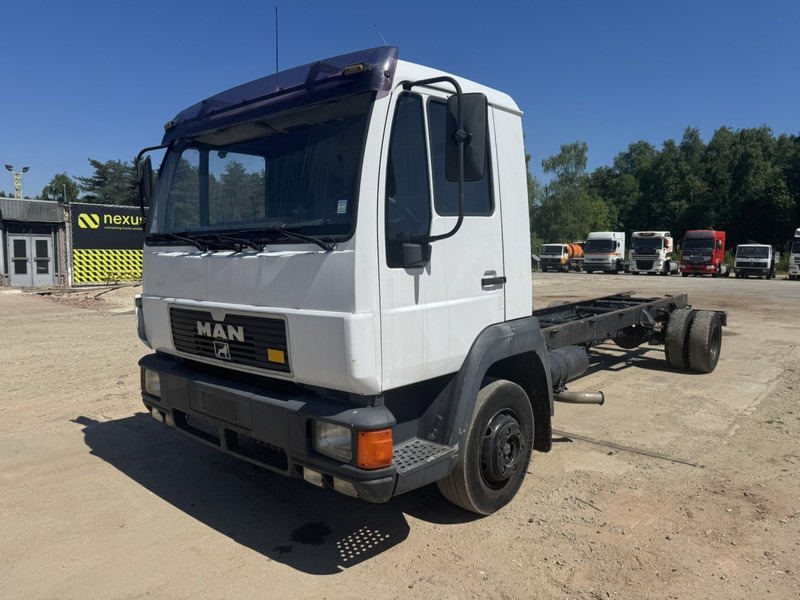 MAN 12.224 (MANUAL GEARBOX / EURO 2 / BELGIAN TRUCK IN GOOD CONDITION !!!) - Caminhão chassi: foto 2 MAN 12.224 (MANUAL GEARBOX / EURO 2 / BELGIAN TRUCK IN GOOD CONDITION !!!) - Caminhão chassi: foto 2