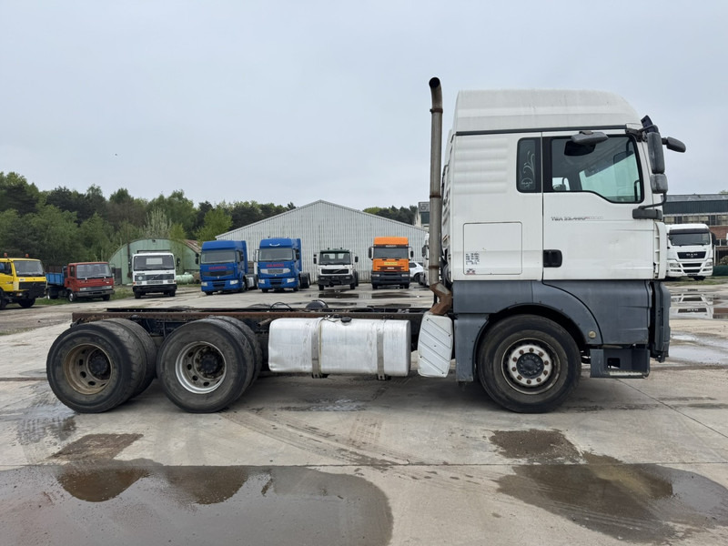 MAN TGA 33.480 (MANUAL GEARBOX / BOITE MANUELLE / 6X4 / CAMION FRANCAIS EN BON ETAT !) - Caminhão chassi: foto 4 MAN TGA 33.480 (MANUAL GEARBOX / BOITE MANUELLE / 6X4 / CAMION FRANCAIS EN BON ETAT !) - Caminhão chassi: foto 4