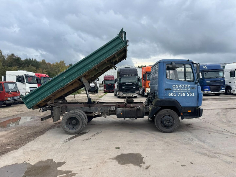 Mercedes-Benz SK 814 (6 CYLINDER / STEEL SUSPENSION / MANUAL PUMP / 3-SIDE TIPPER) - Caminhão basculante: foto 4 Mercedes-Benz SK 814 (6 CYLINDER / STEEL SUSPENSION / MANUAL PUMP / 3-SIDE TIPPER) - Caminhão basculante: foto 4